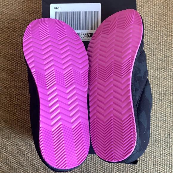 New in box - Sorel Bodega Run Fur Slippers - Picture 6 of 10